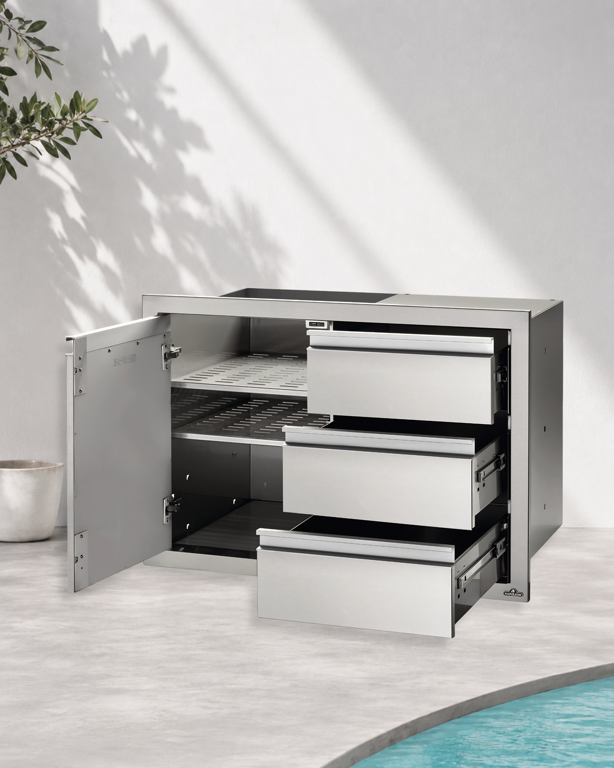 NAPOLEON 36" x 24" SINGLE DOOR & TRIPLE DRAWER